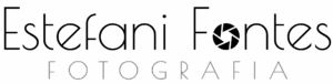 Logo do estúdio Estefani Fontes Fotografia, especializado em fotografia newborn e de família, com design minimalista e elegante em preto e cinza.